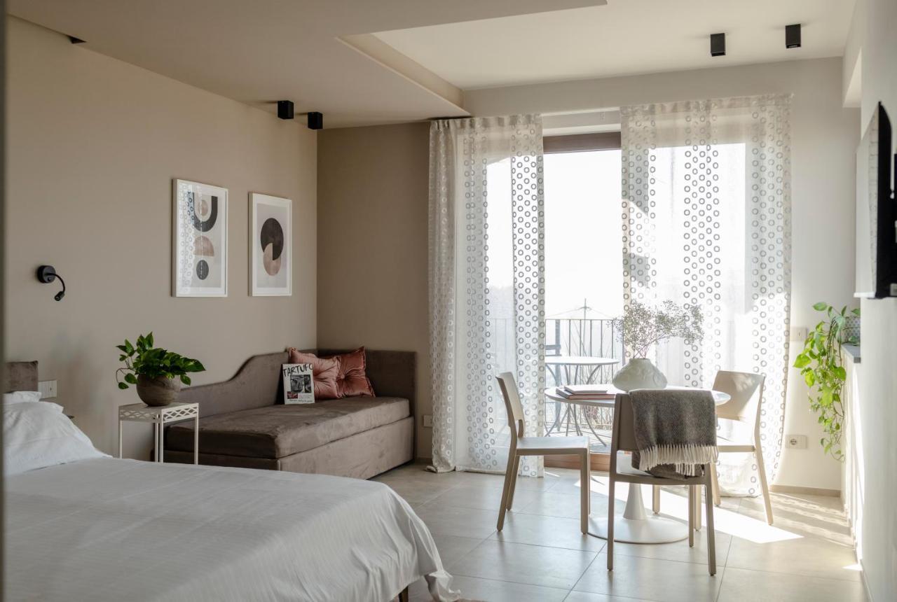 Il Cortile Suites Diano dʼAlba Εξωτερικό φωτογραφία