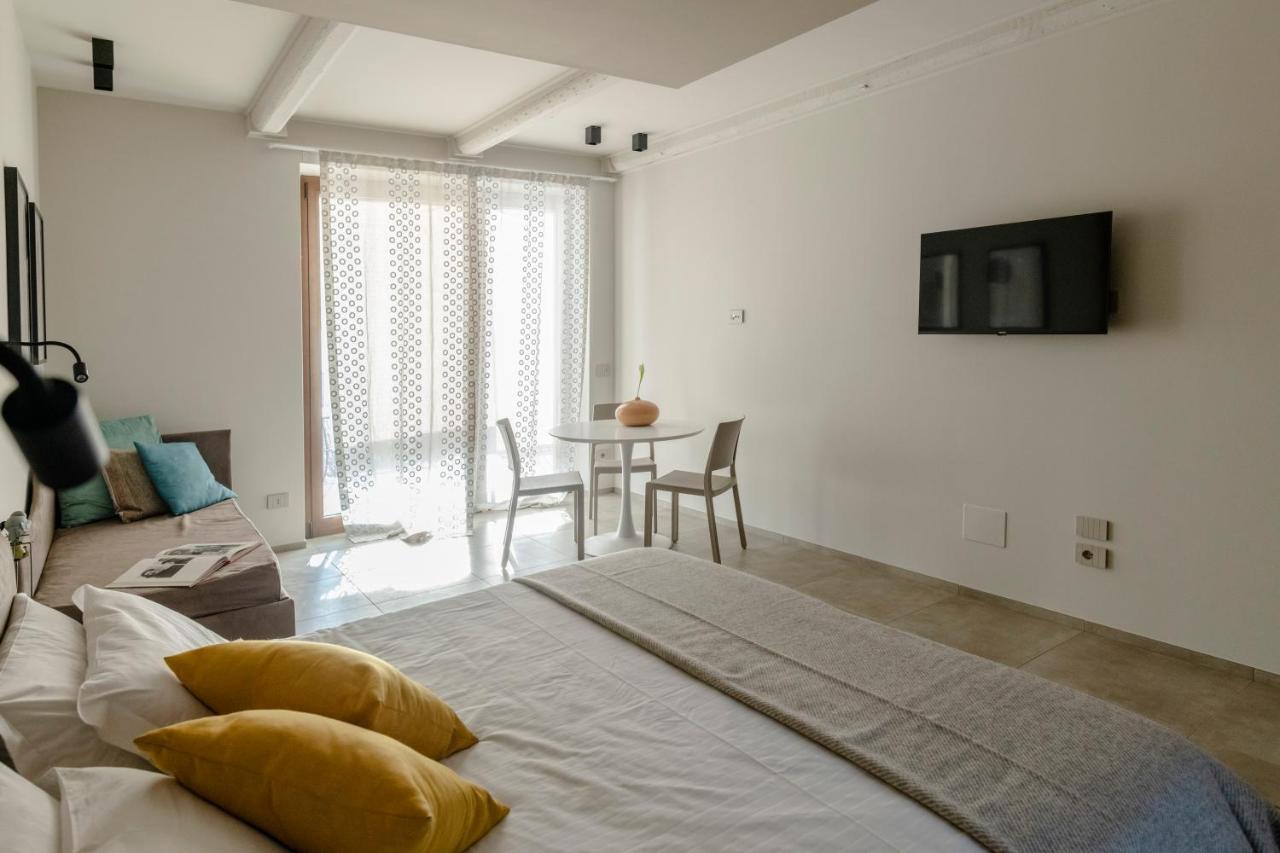 Il Cortile Suites Diano dʼAlba Εξωτερικό φωτογραφία